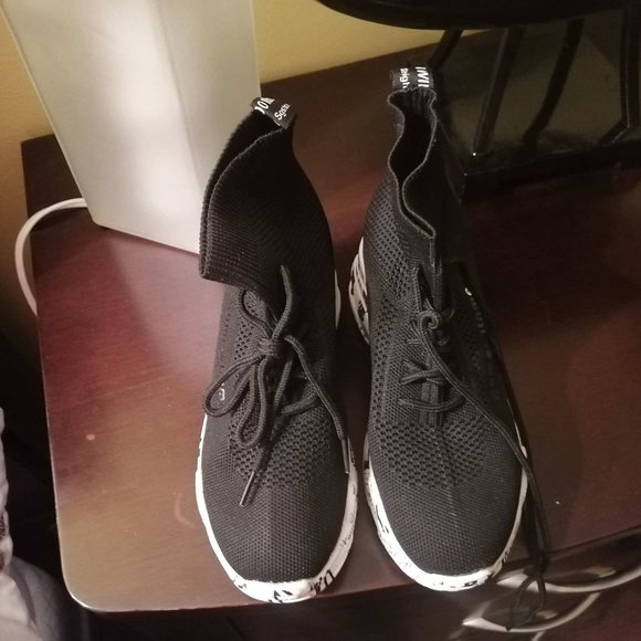 Sneakers - Picture 3 of 3